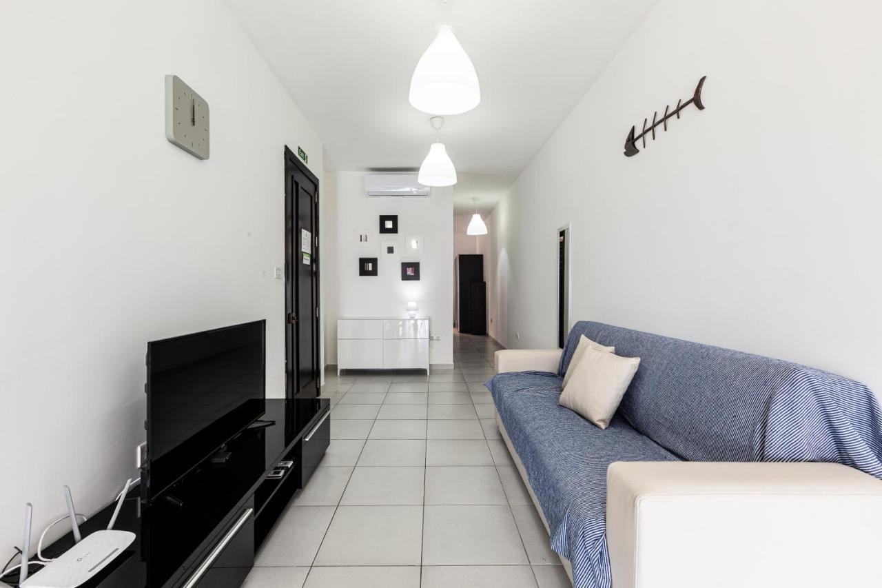 Z4 - Seafront Apartment 세인트폴스베이 외부 사진