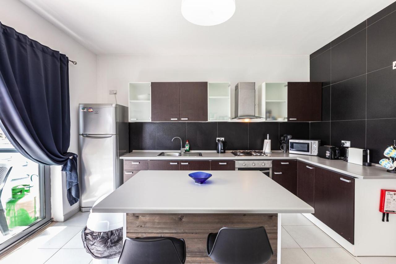 Z4 - Seafront Apartment 세인트폴스베이 외부 사진